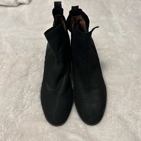 Lucky Brand Jana Pull On Ankle Boots - Picture 2 of 5